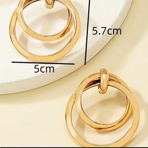 Elegant Gold-Tone Hoop Earrings